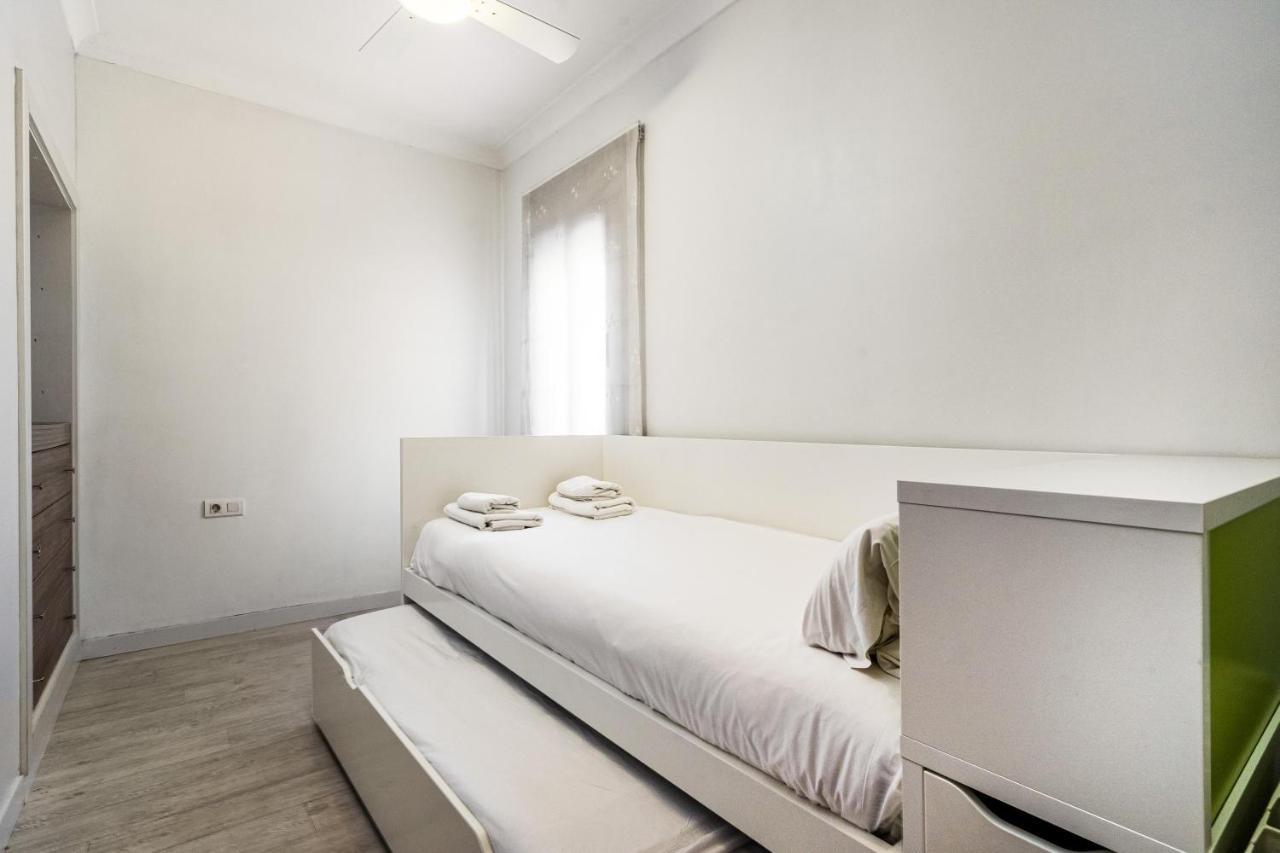 Stunning 2-bedroom With Two Terraces Apartament *